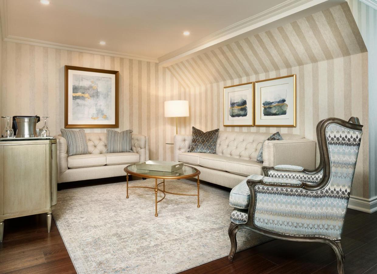 沃德勒伊酒庄酒店 沃德勒伊多里翁 外观 照片 A suite at the Ritz-Carlton, Boston