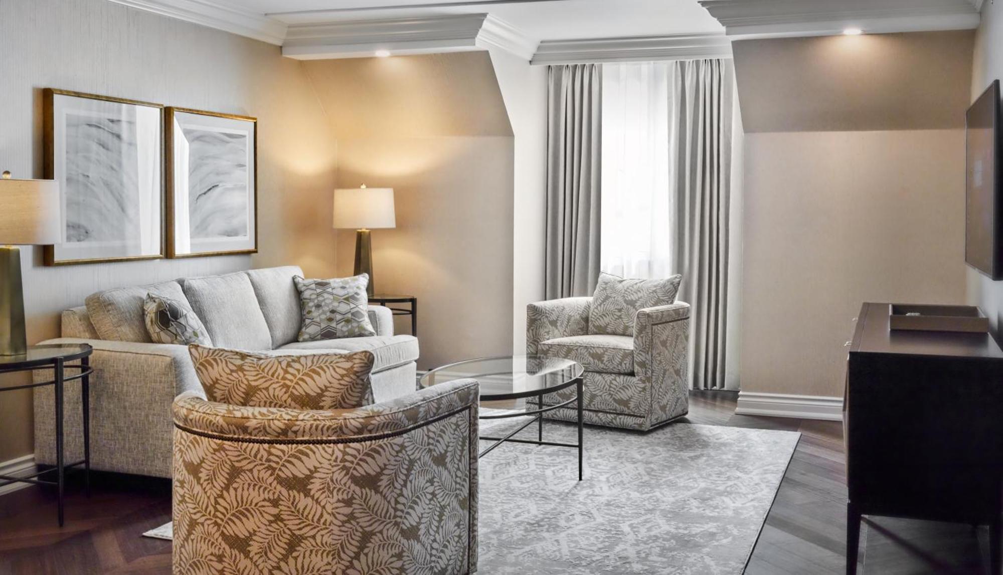 沃德勒伊酒庄酒店 沃德勒伊多里翁 外观 照片 A living room at the Ritz-Carlton, Boston