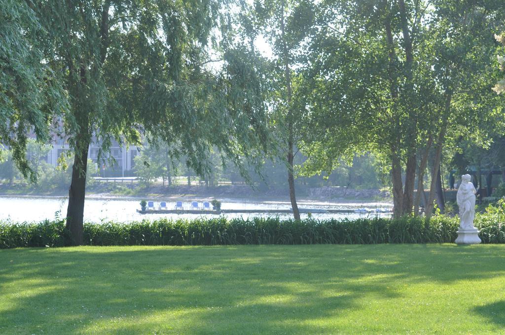 沃德勒伊酒庄酒店 沃德勒伊多里翁 外观 照片 The River Thames at the Serpentine Gallery